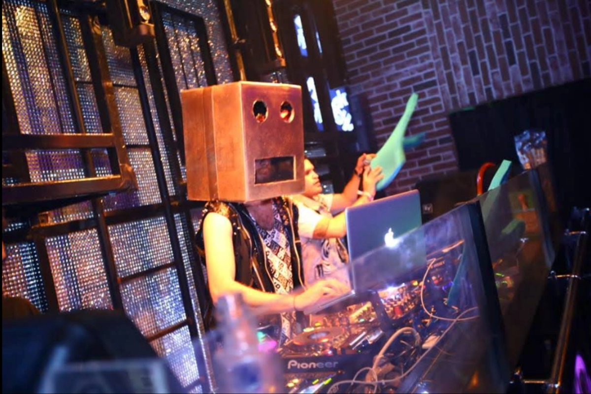 大阪夜店：Ammona