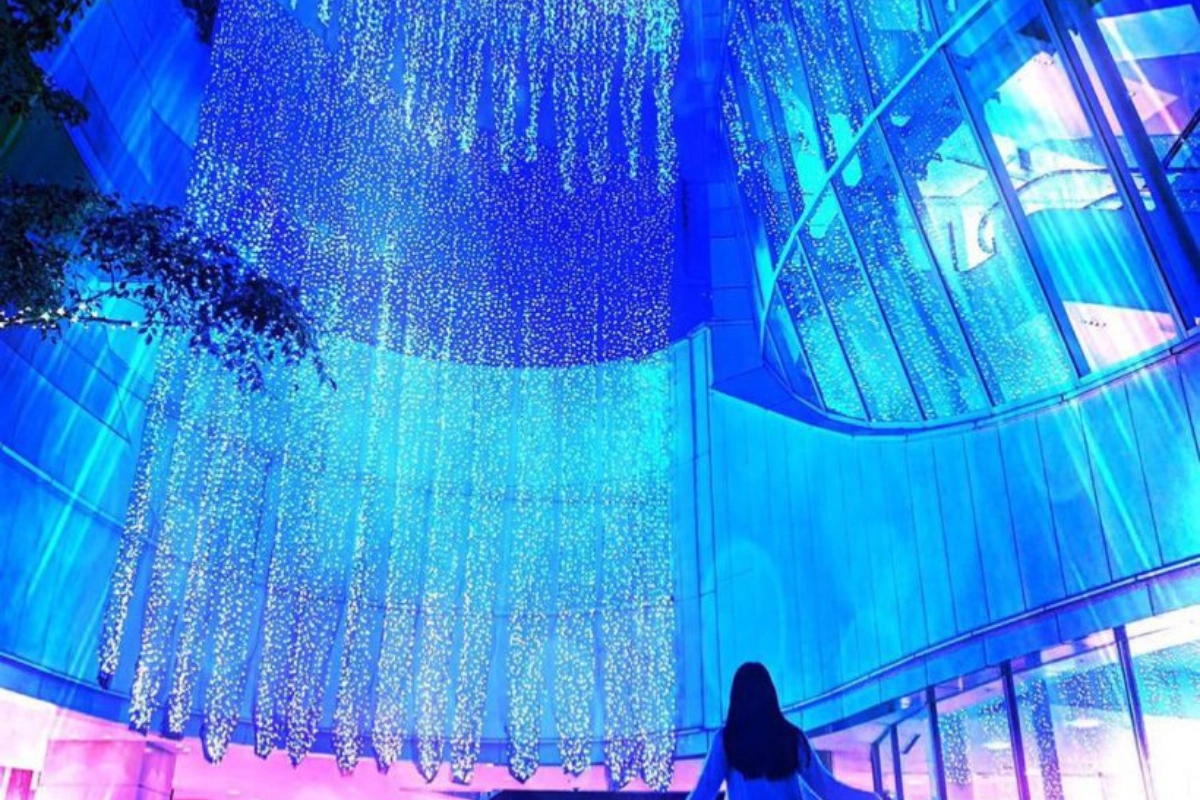 難波PARKS 聖誕瀑布由下向上拍非常浪漫
