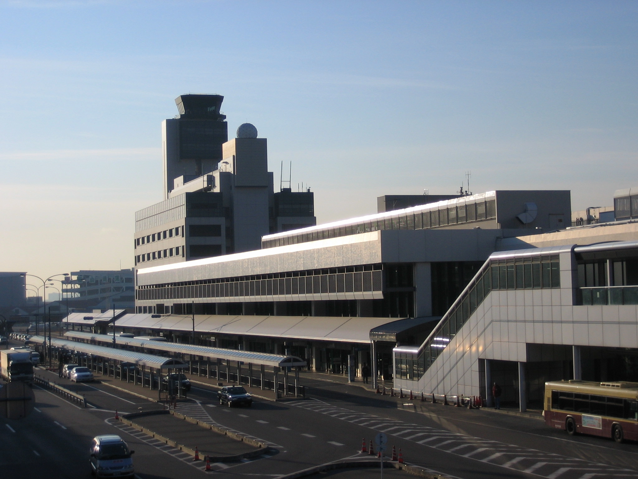 大阪國際機場(Osaka International Airport,代碼 ITM,也叫伊丹機場)