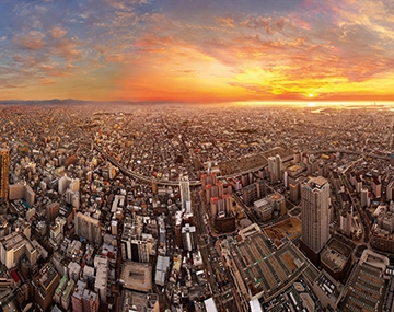 黃昏夕陽染紅大阪灣與城市景色