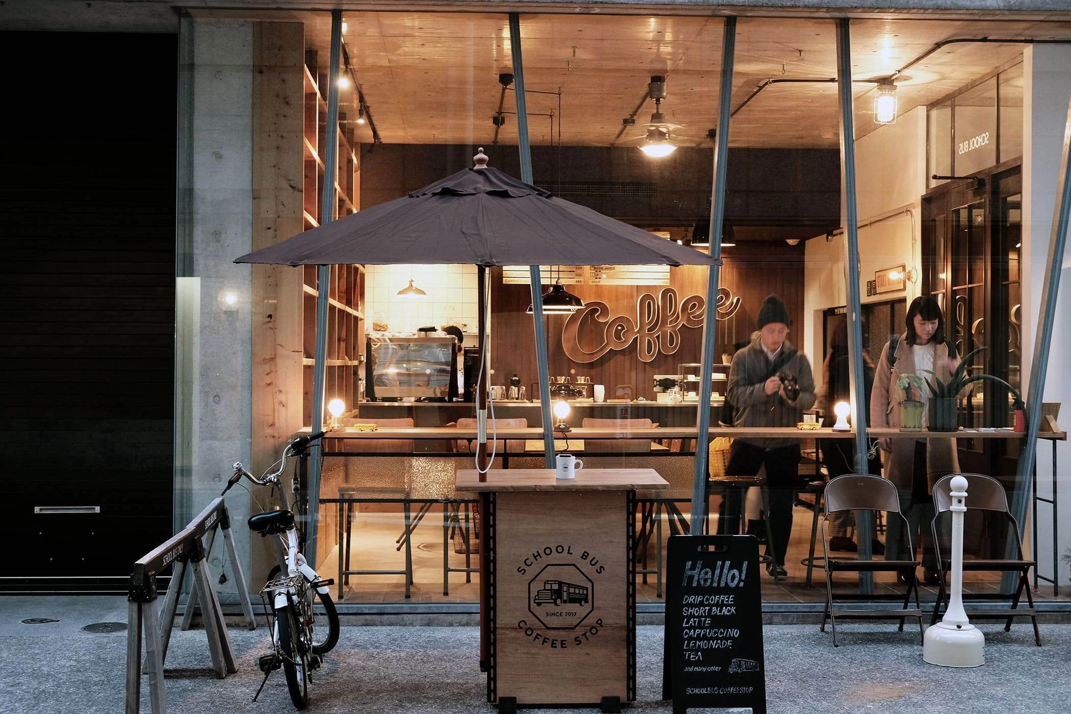 大阪必訪咖啡廳｜SCHOOL BUS COFFEE STOP（北濱）