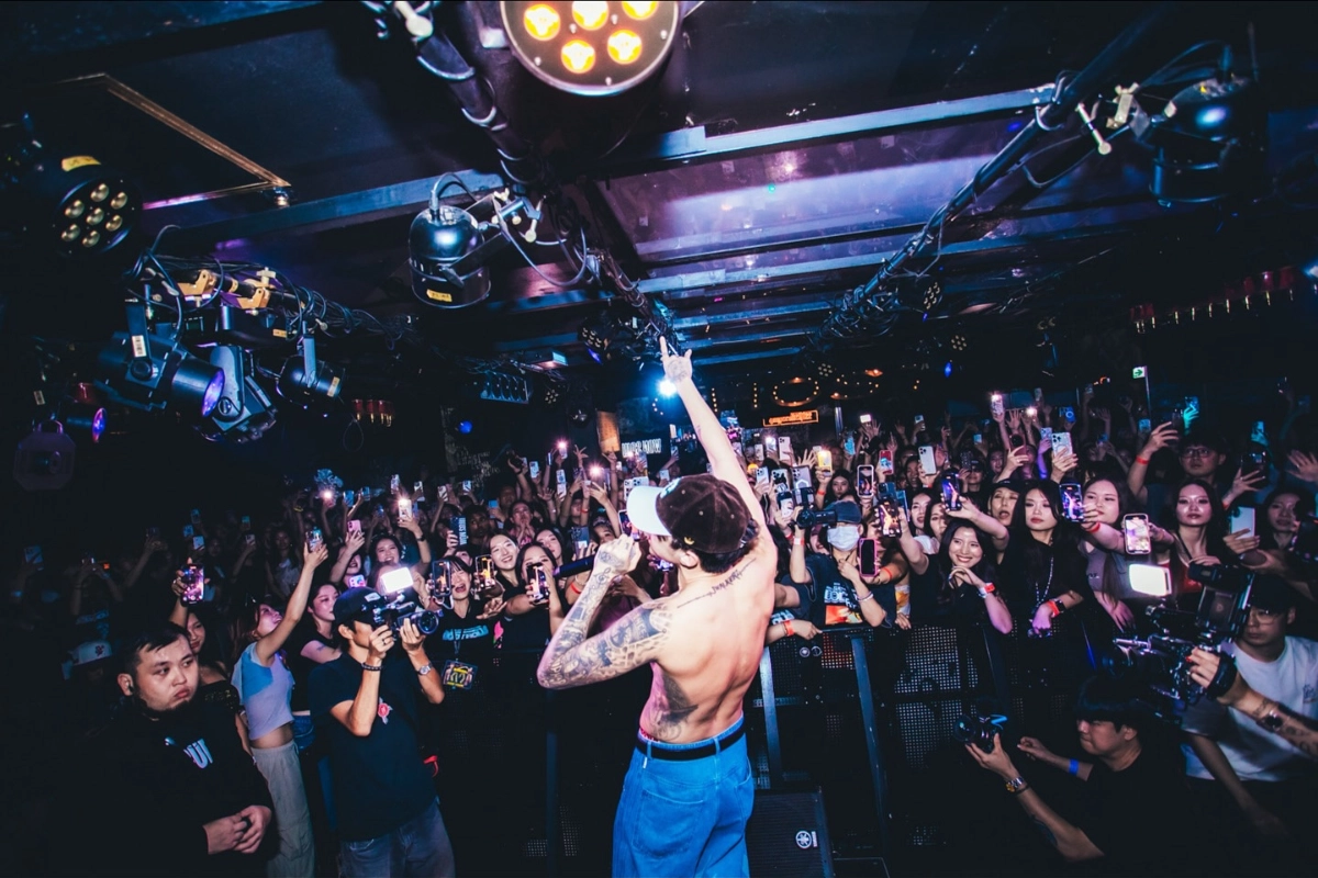 大阪夜店：Ghost Ultra Lounge