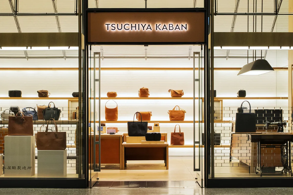 土屋鞄製造所 梅田店
