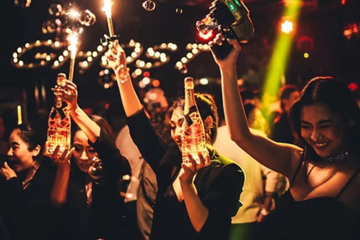 大阪夜店：Ghost Ultra Lounge 