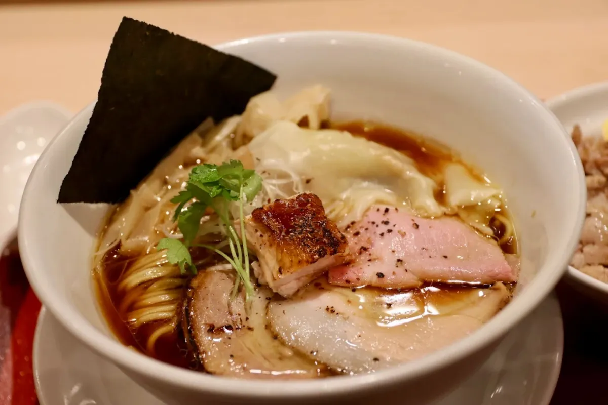 大阪拉麵推薦 29：麦と麺助 新梅田中津店