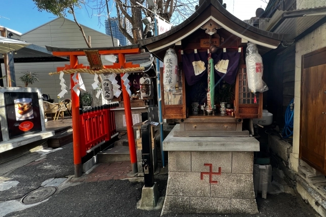 中崎町內的白龍神社