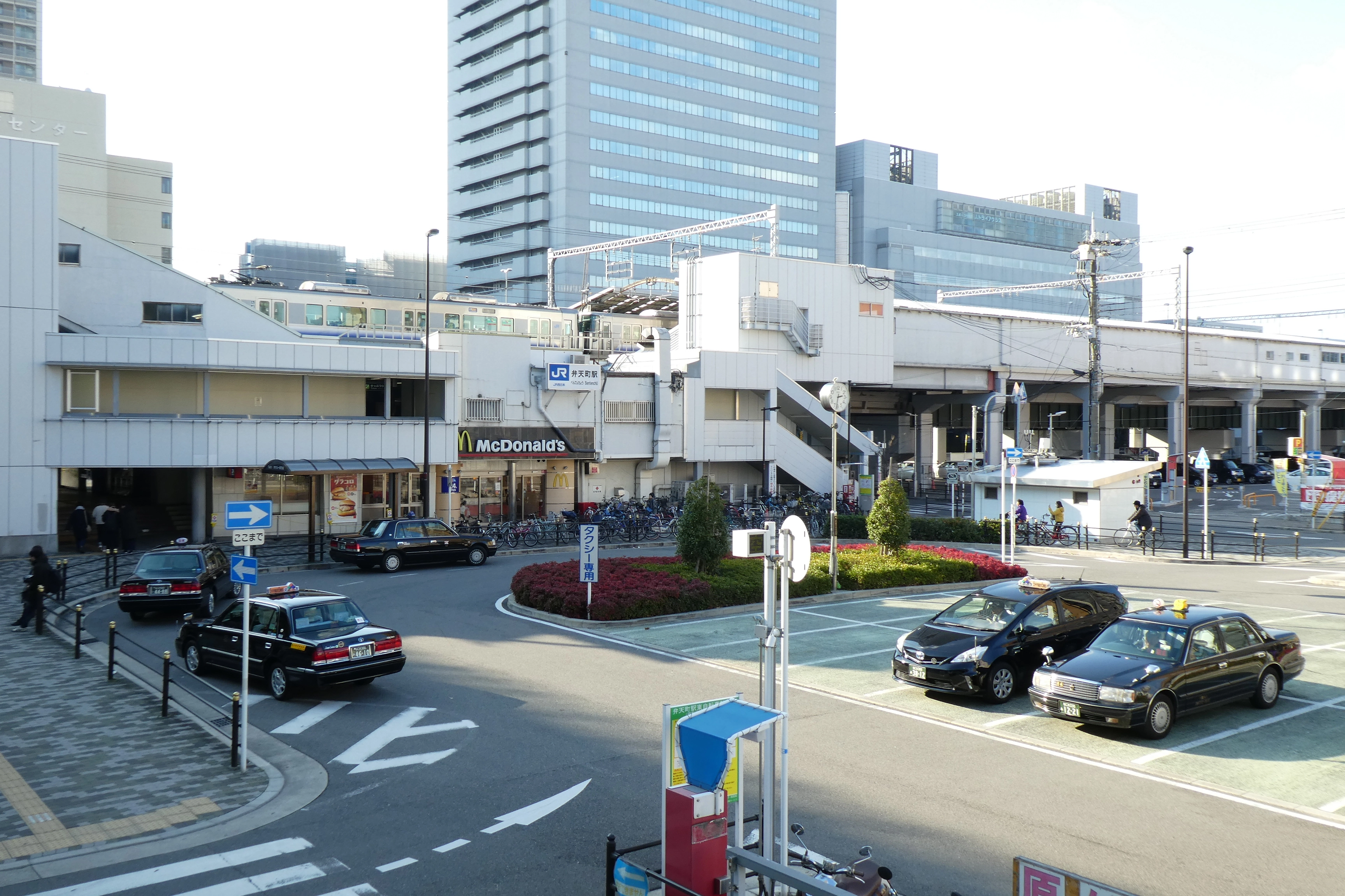弁天町是JR大阪環狀線＋地鐵中央線的雙鐵共構車站，往市區任何方向都直接