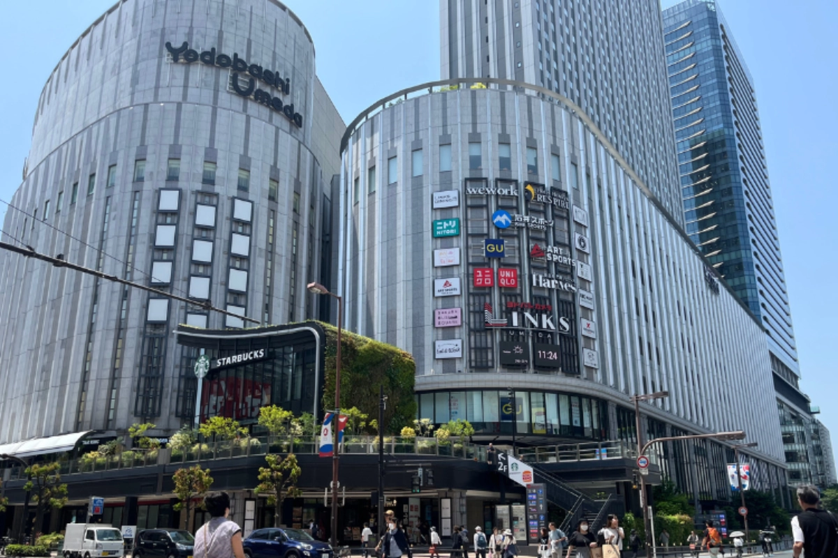 大阪梅田有許多購物中心