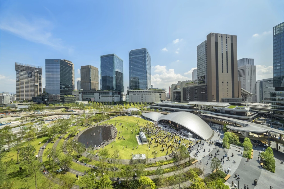 GRAND GREEN OSAKA（大阪梅田綠意新城）是直通 JR 大阪站的最新複合式都市巨作。
